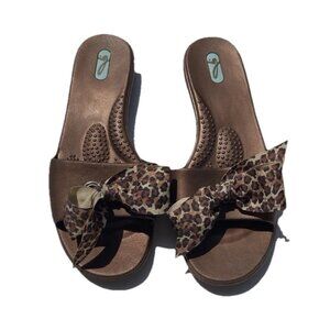 OKABEE FLIP FLOPS  COPPER WITH Leopard print Tie SIZE ML 8/9 RARE USA Made